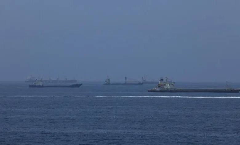 Hürmüz Boğazı'nda bir tanker kaynağı bilinmeyen mühimmatla vuruldu