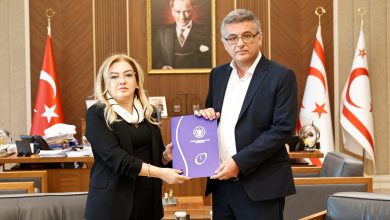 İlkan Varol, Ombudsman raporunu Erhürman’a sundu