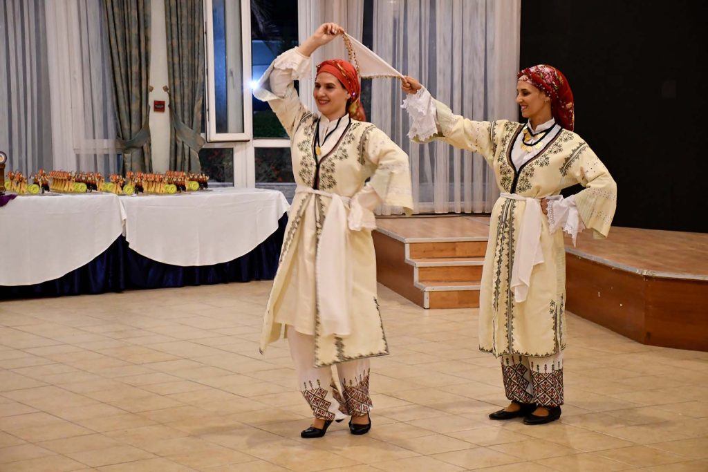 Kıbrıs Türk halk dansı figürlerini içeren filmin ilk gösterimi DAÜ'de yapıldı