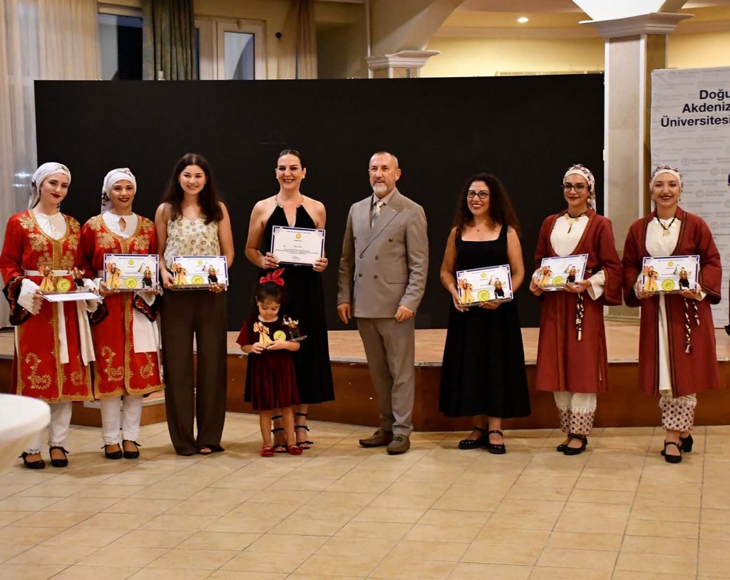 Kıbrıs Türk halk dansı figürlerini içeren filmin ilk gösterimi DAÜ'de yapıldı