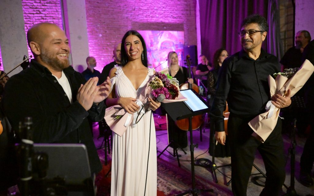 Lefkoşa Belediye Orkestrası ve Gigi’den “Bir Şehir, Bir Ses, Bir Gece” konseri