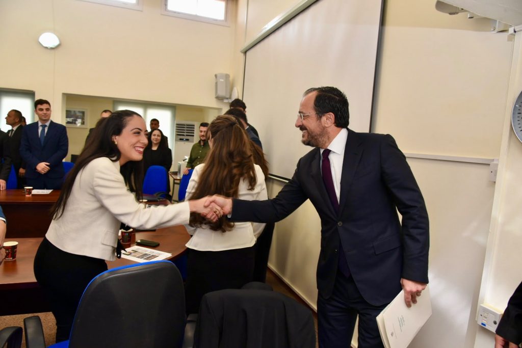 Liderler, iki toplumlu komitelerin temsilcileriyle bir araya geldi