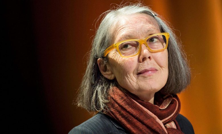 Nobel Edebiyat Ödülü'nü Kanadalı yazar Anne Carson kazandı