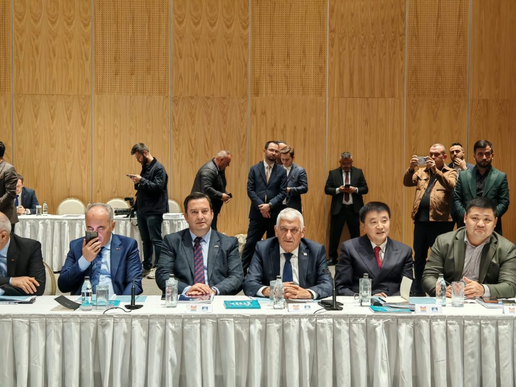 Özçınar, TDBB Yönetim Kurulu toplantısına katıldı