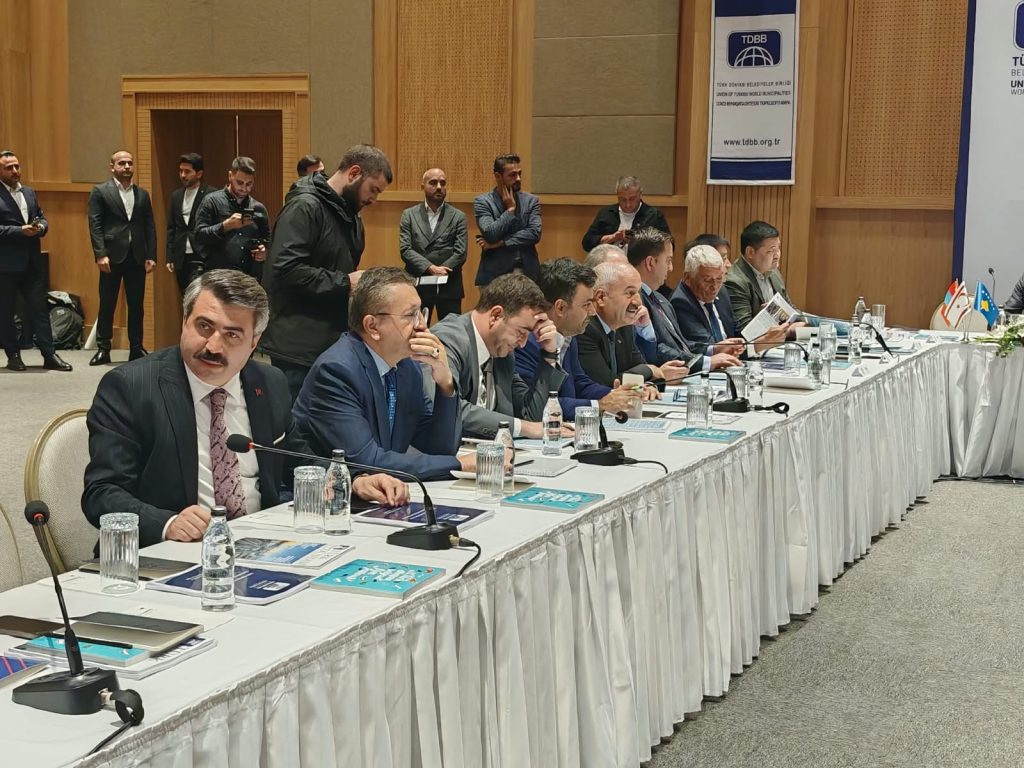 Özçınar Türk Dünyası Belediyeler Birliği toplantısına katıldı