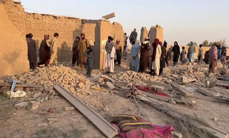 Pakistan Afganistan'a hava saldırıları düzenledi