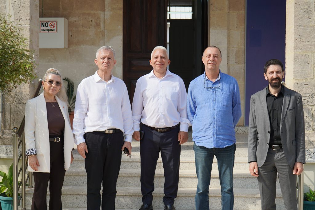 Paşaoğlu, Girne bölgesindeki bazı okulları ziyaret etti