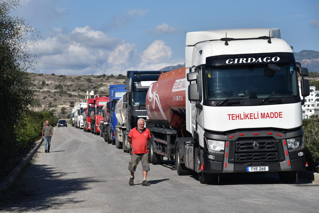 Petrol İşçileri Sendikası’nın Kıbrıs Türk Petrolleri’ndeki uyarı grevi devam ediyor