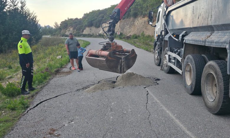 Polis sürücüleri uyardı… Kantara yolunda düşen kaya nedeniyle çökme meydana geldi