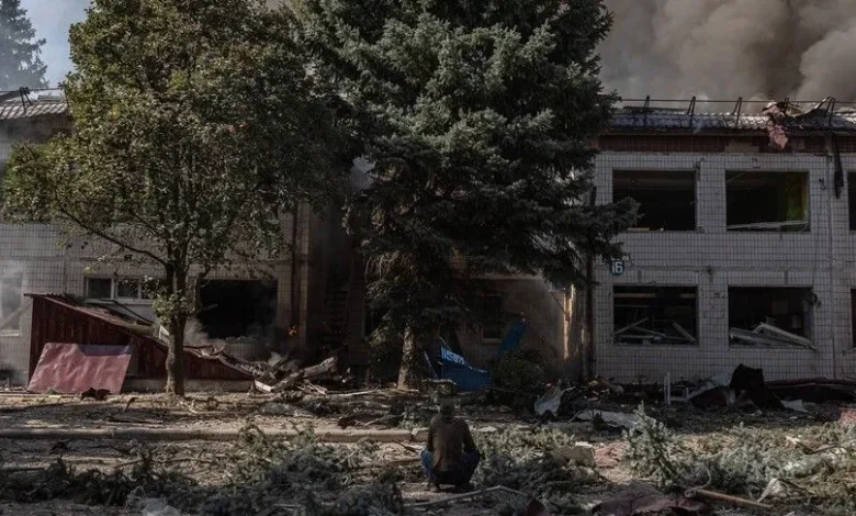 Rusya, Ukrayna'daki hedefleri havadan, karadan ve denizden vuruyor