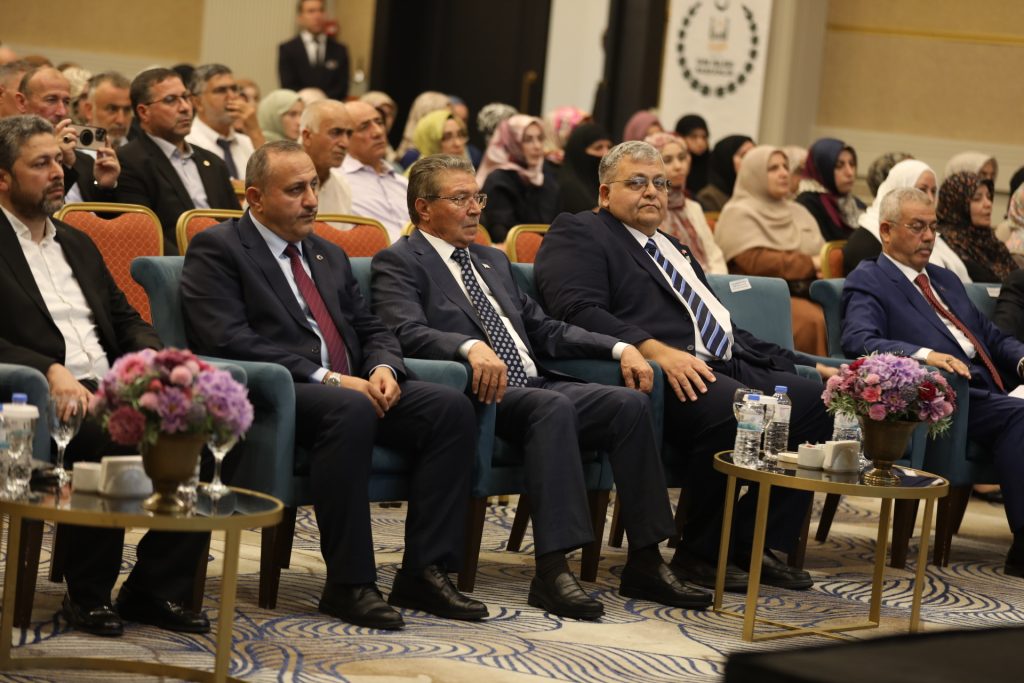 Üstel: “Kimsenin kuşkusu olmasın: Bu topraklarda bayrağımız inmeyecek, ezanımız susmayacak”