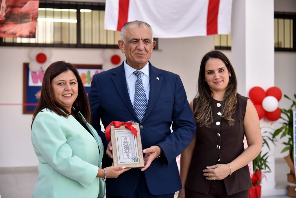 Yeniden inşa edilen Yeşilyurt İlkokulu törenle açıldı